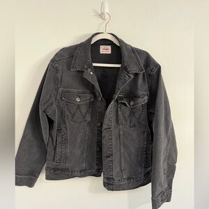 Wrangler Black Denim Jacket Women’s Medium Western Trucker Classic Vintage Style